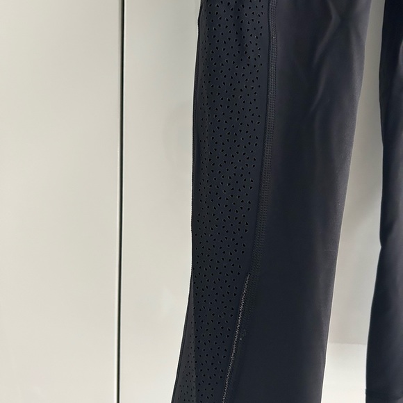 Lululemon black leggings with short inseam and side detailing size 8 - Picture 3 of 7